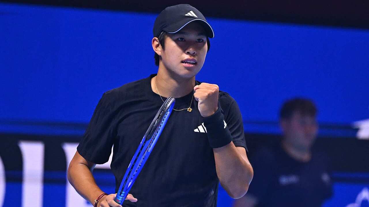 Hot Shot: Epic first point! Tien denies Blockx's tweener to start Jeddah final