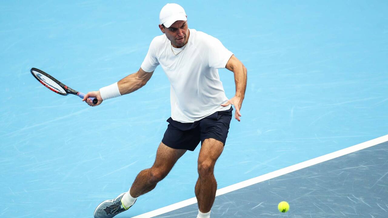 Aslan Karatsev Sinks Andy Murray In Zhuhai ATP Tour Tennis