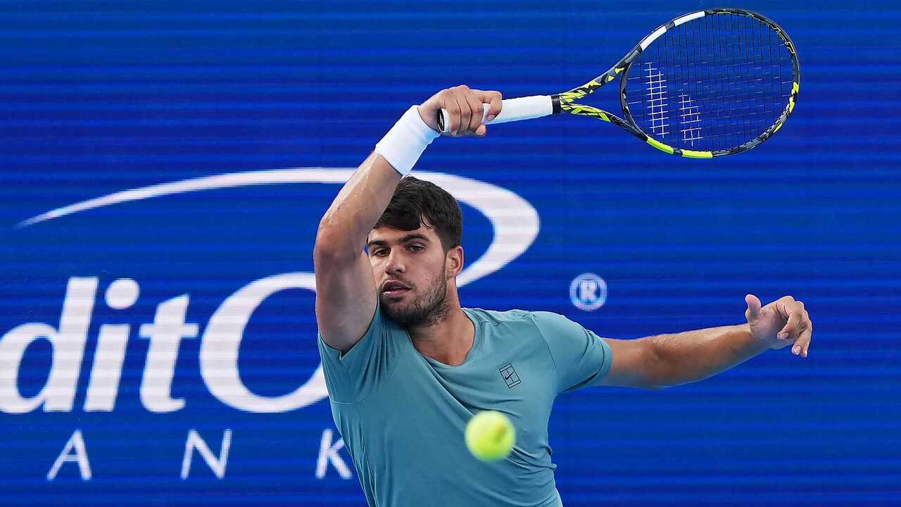 Hot Shot: Alcaraz's thunderous forehand finish in Cincinnati