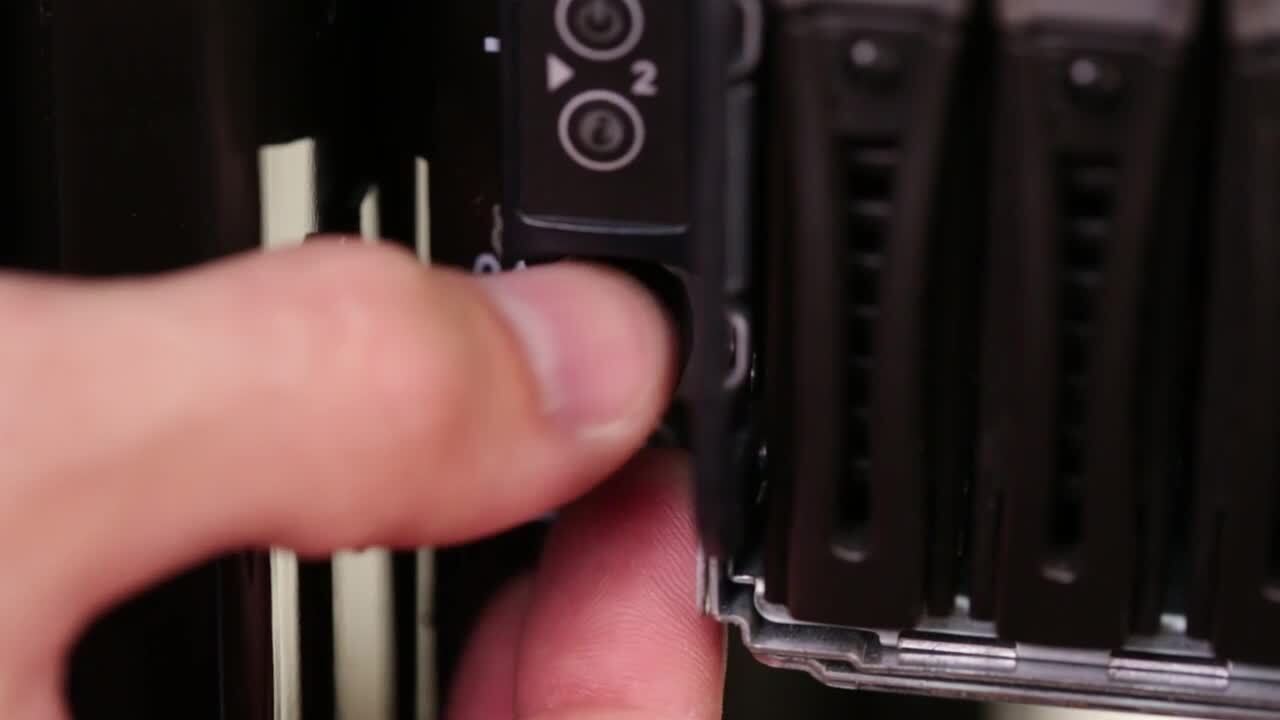 how to install into data center rack of xc6320