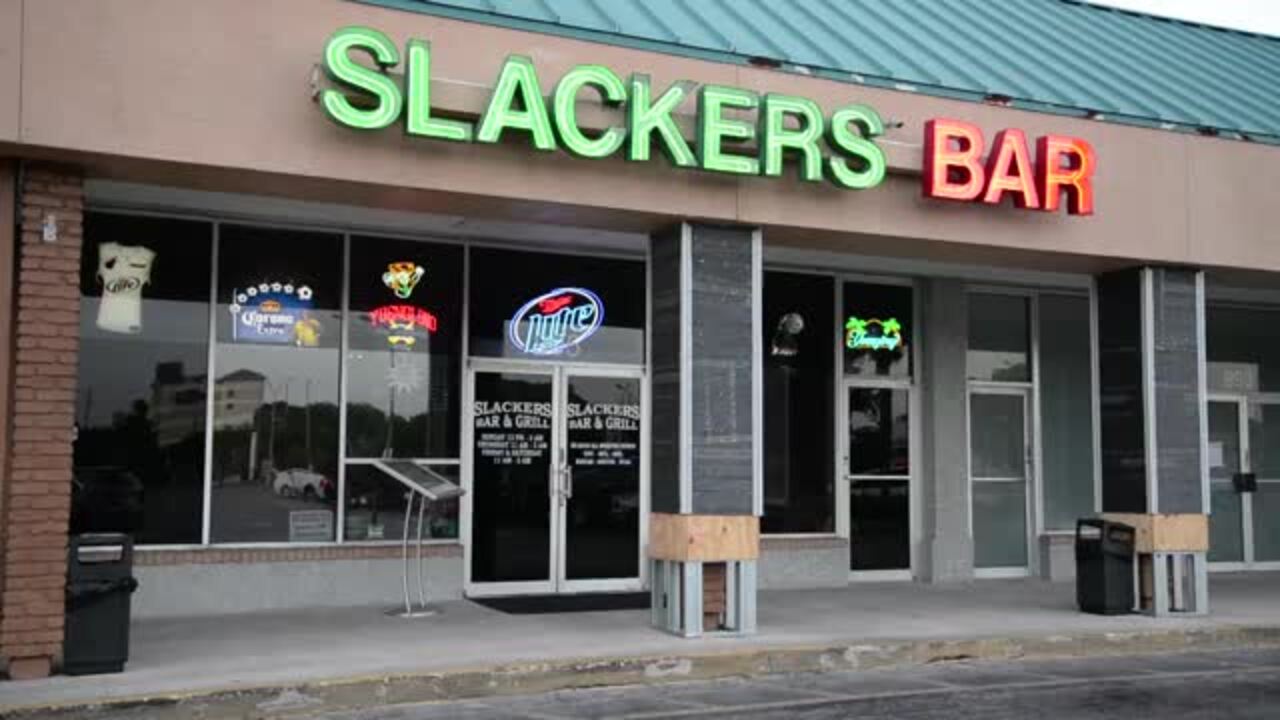 Slackers Bar & Grill Takeout & Delivery 207 Photos & 198 Reviews