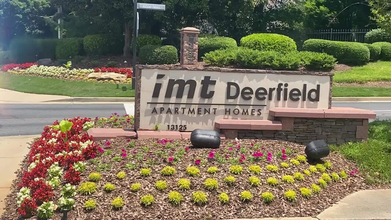 IMT DEERFIELD - 44 Photos & 36 Reviews - Apartments - 13125 Morris Rd