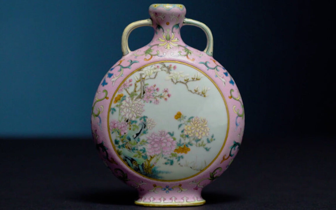 Chinese Porcelain 12 Peonies Vase