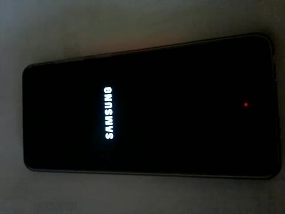 Por fin lo borre el dichoso logo !! - Samsung Members