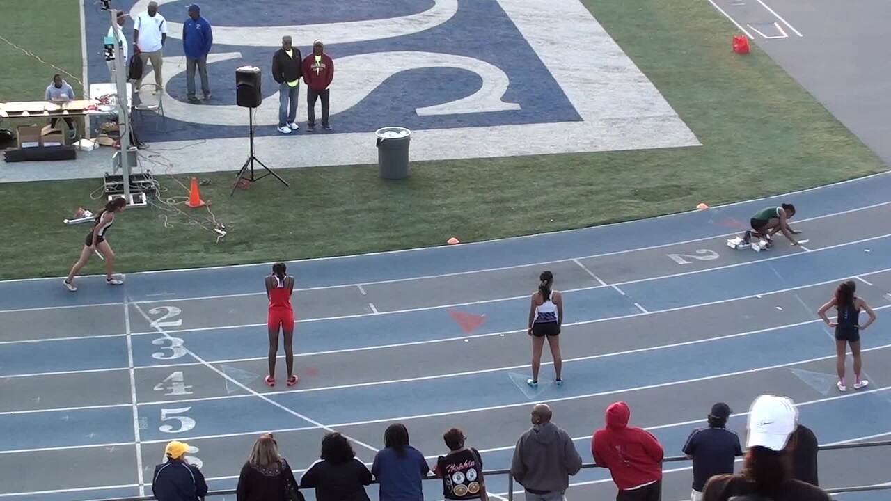 DyeStat.com - Videos - Lake Oswego OR Champions Girls 4x200m - Oregon  Relays presented by AthleticNET