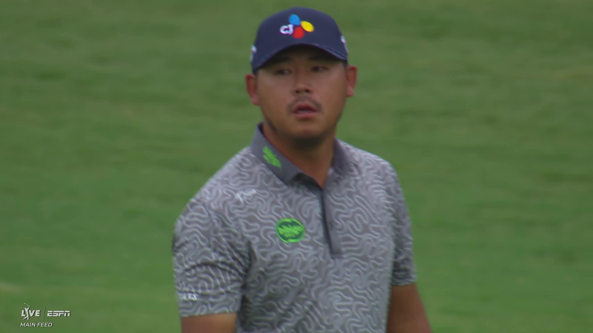 Si Woo Kim holes out for birdie from 68-feet on No. 10 at THE CJ CUP
