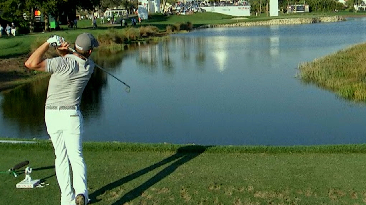 John Peterson attacks the green on No. 15 at Honda