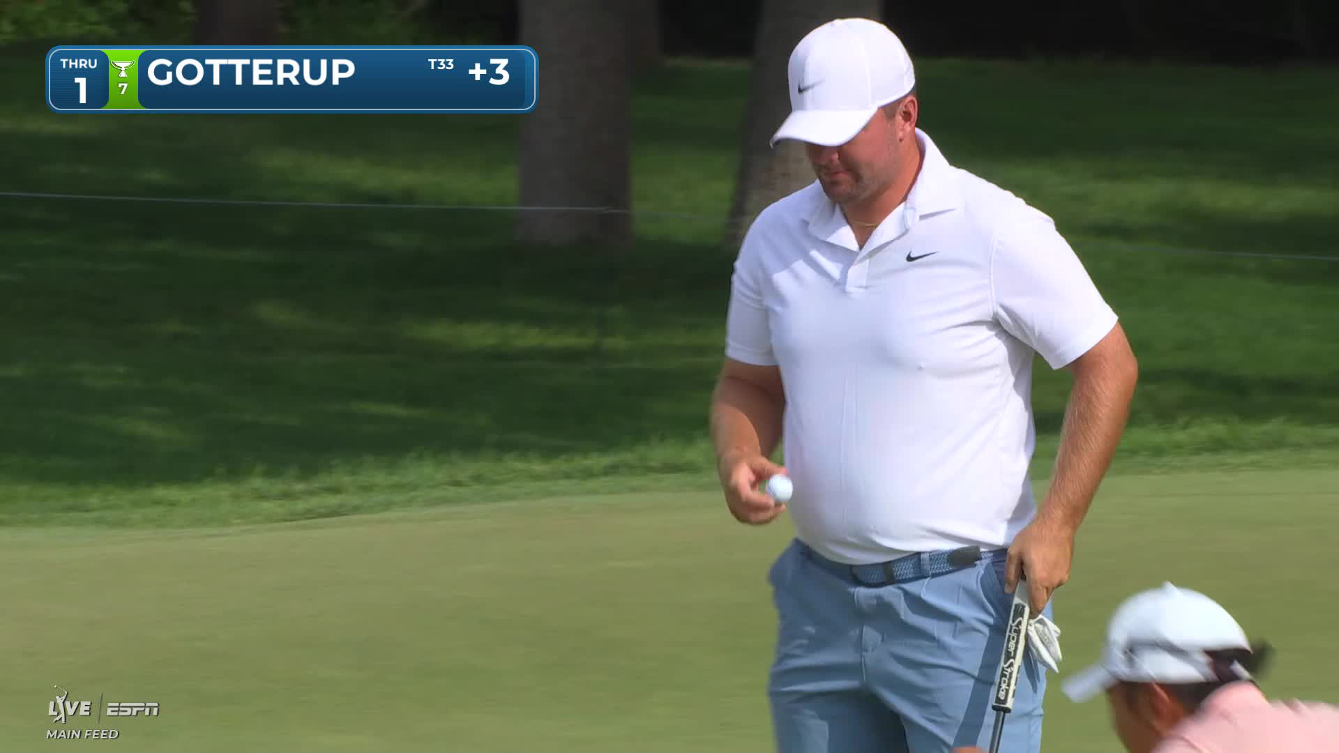 Chris Gotterup drains 13-foot putt for birdie on No. 1 at the Memorial