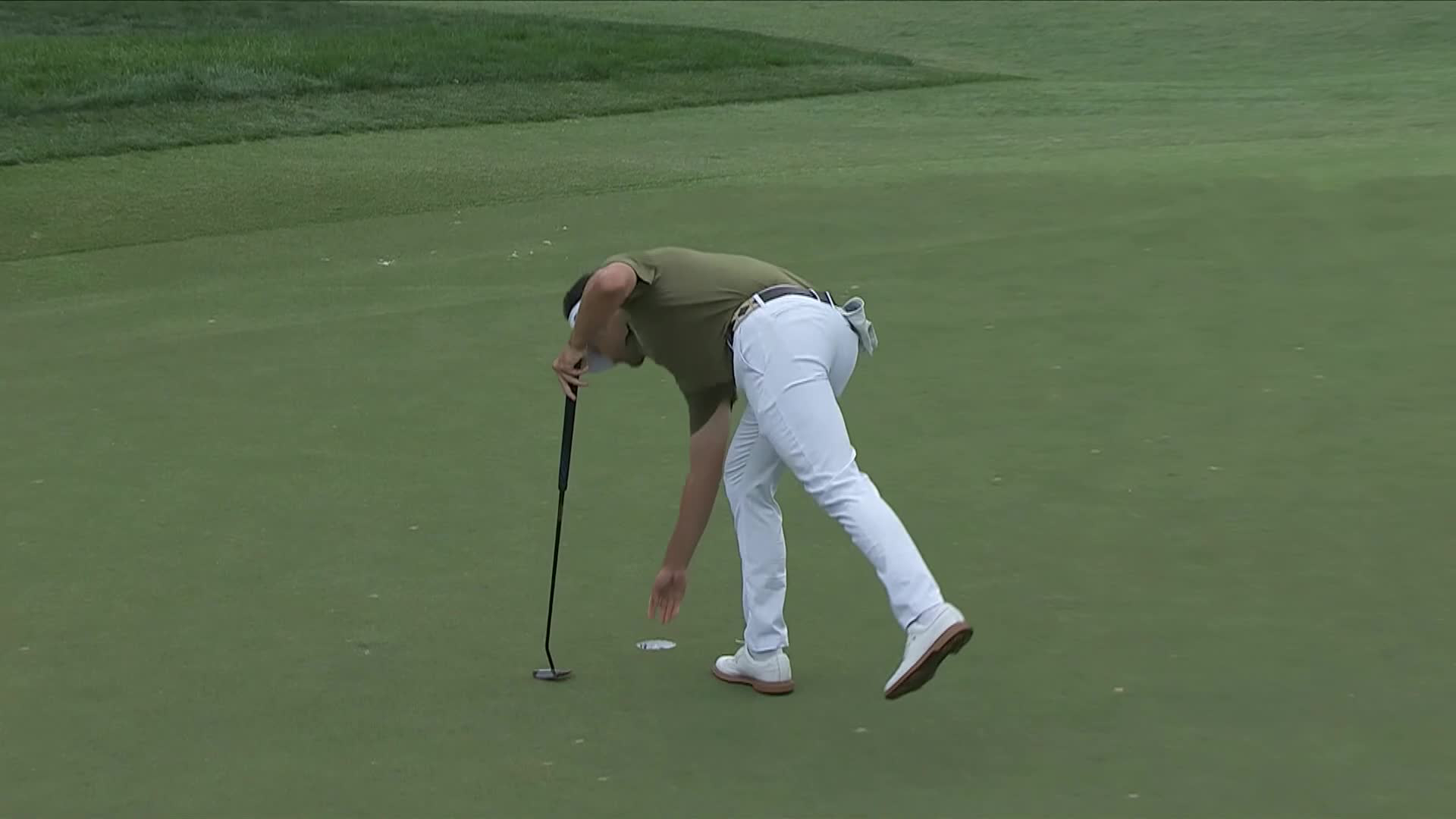 Beau Hossler drains 6-foot birdie putt on No. 10 at ONEflight Myrtle