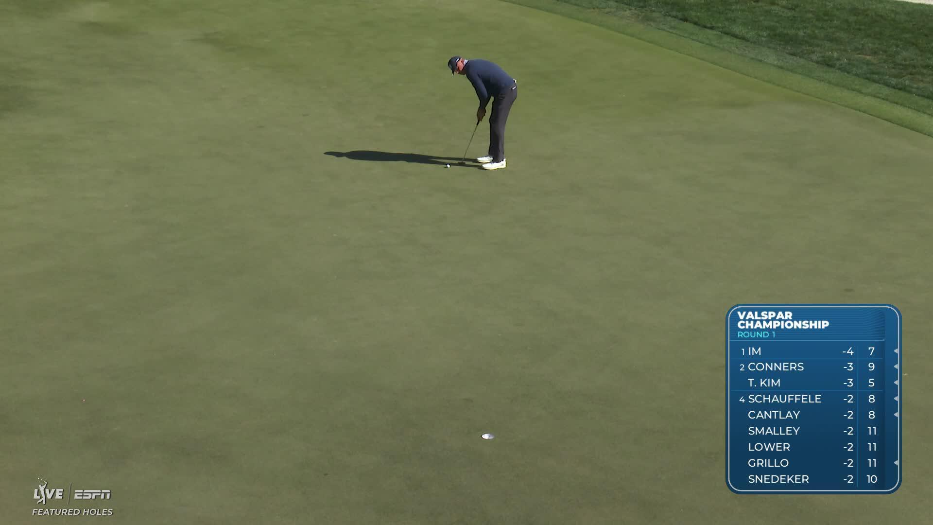 Matt Kuchar sinks 31-foot birdie putt on No. 8 at Valspar