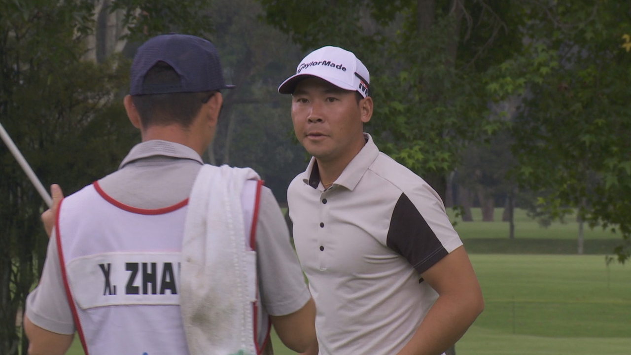 Xinjun Zhang leads by one at Bogota Championship