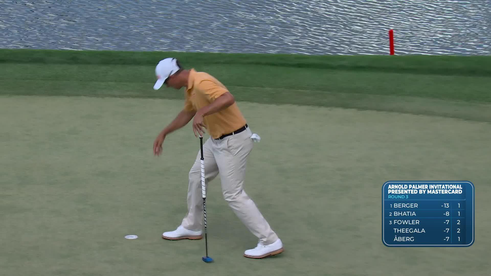 Adam Scott holes out 20-foot birdie putt on No. 8 at Arnold Palmer