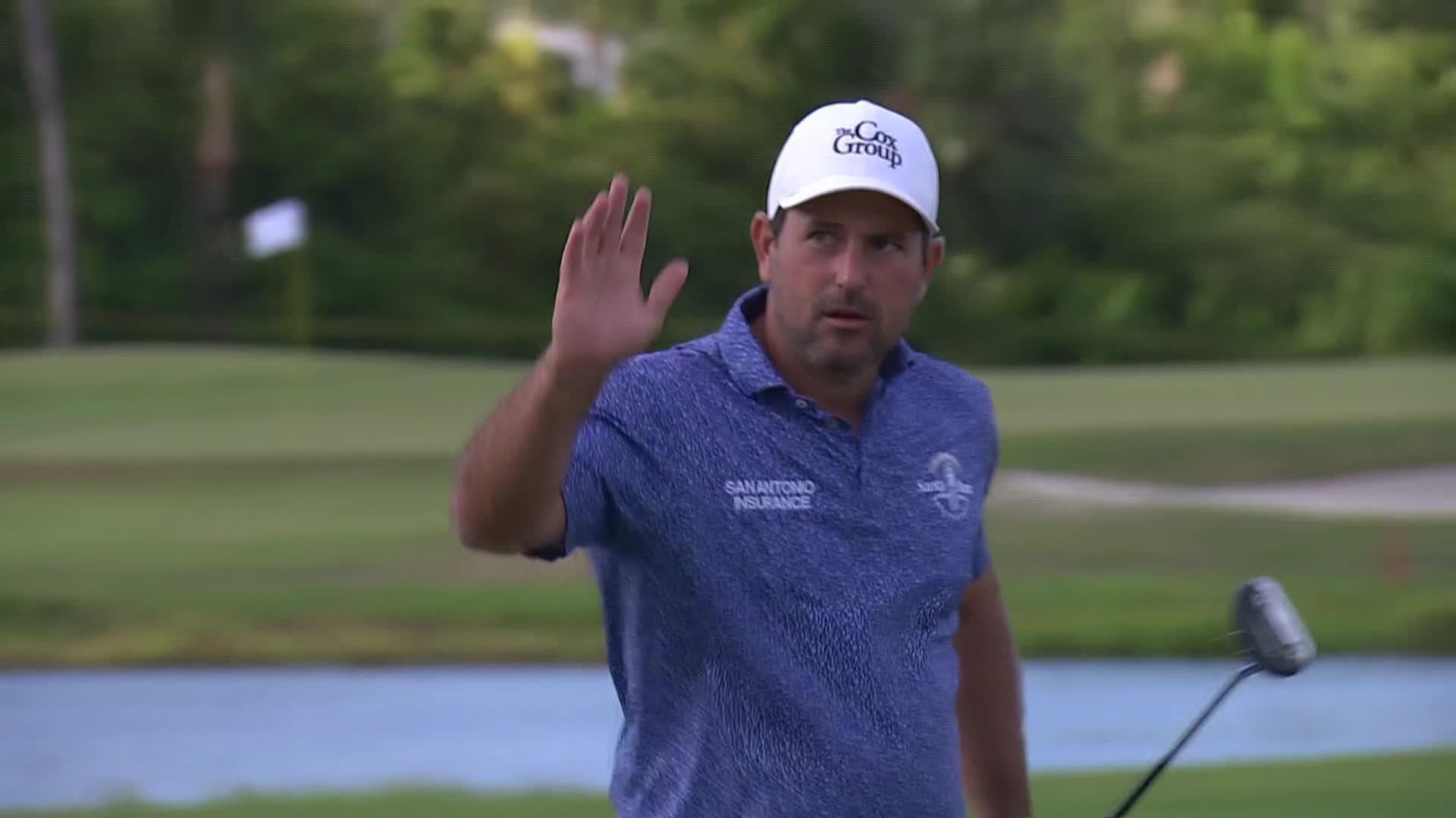 Roberto Díaz jars long birdie putt at the 72nd hole at The Bahamas Golf Classic