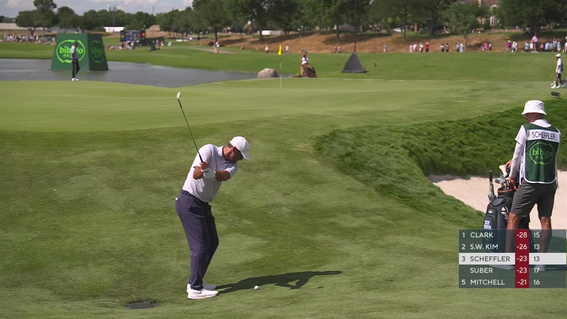 Scottie Scheffler makes 4-foot birdie putt on No. 14 at THE CJ CUP