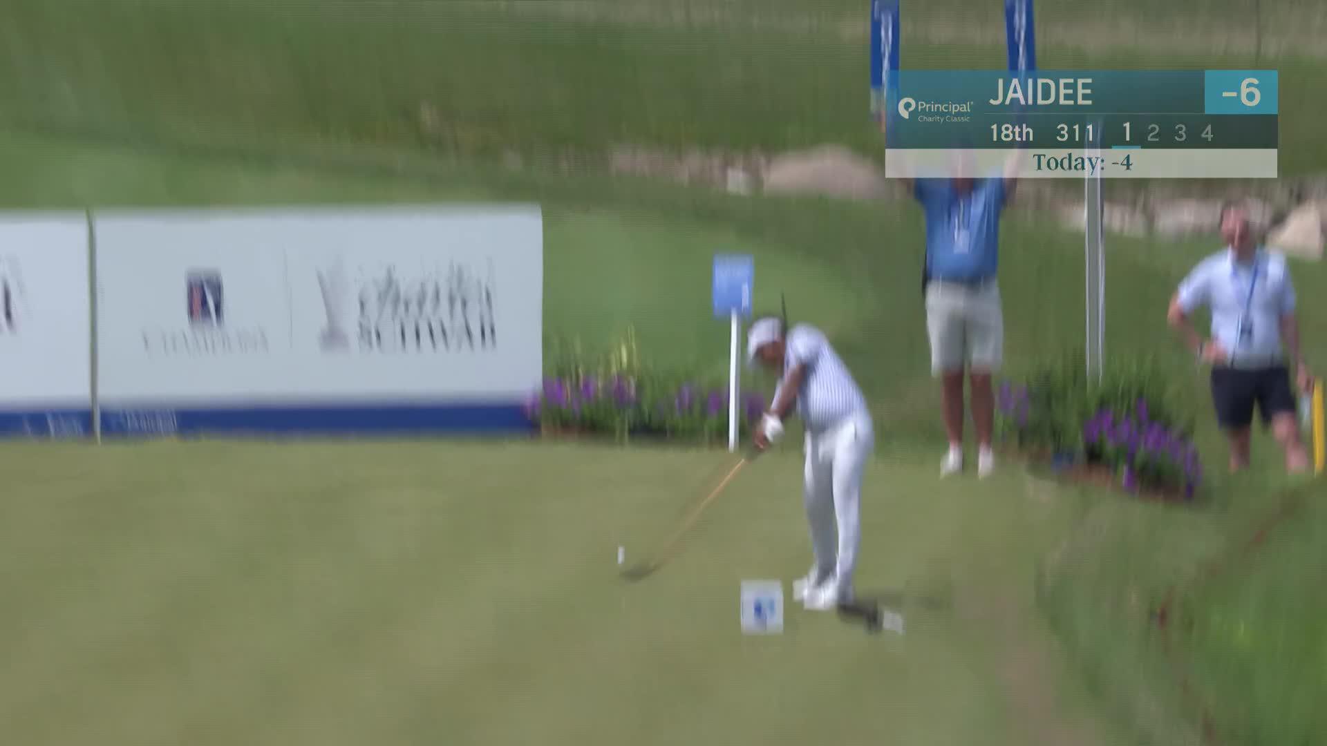 Thongchai Jaidee makes eagle putt on No. 18 at Principal Charity Classic