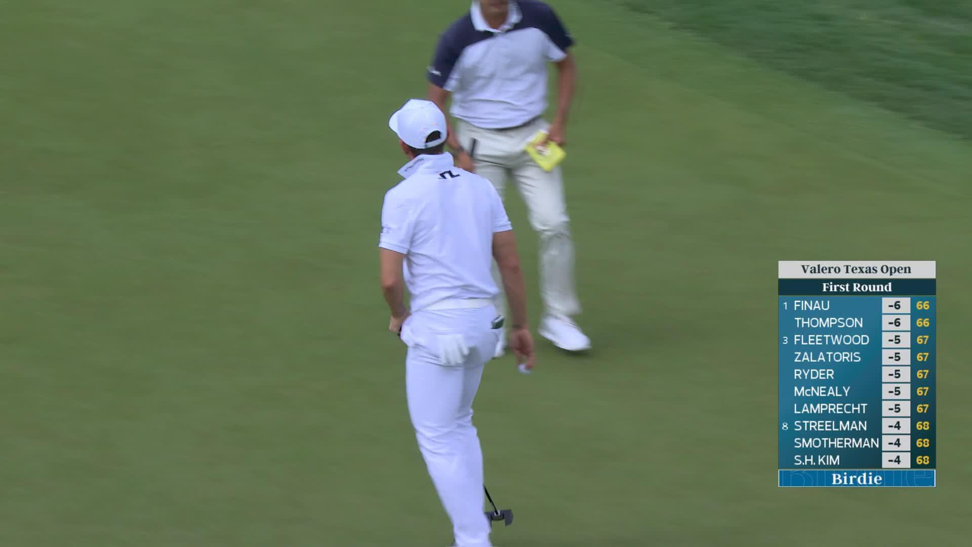 Camilo Villegas drains 7-foot birdie putt on No. 17 at Valero