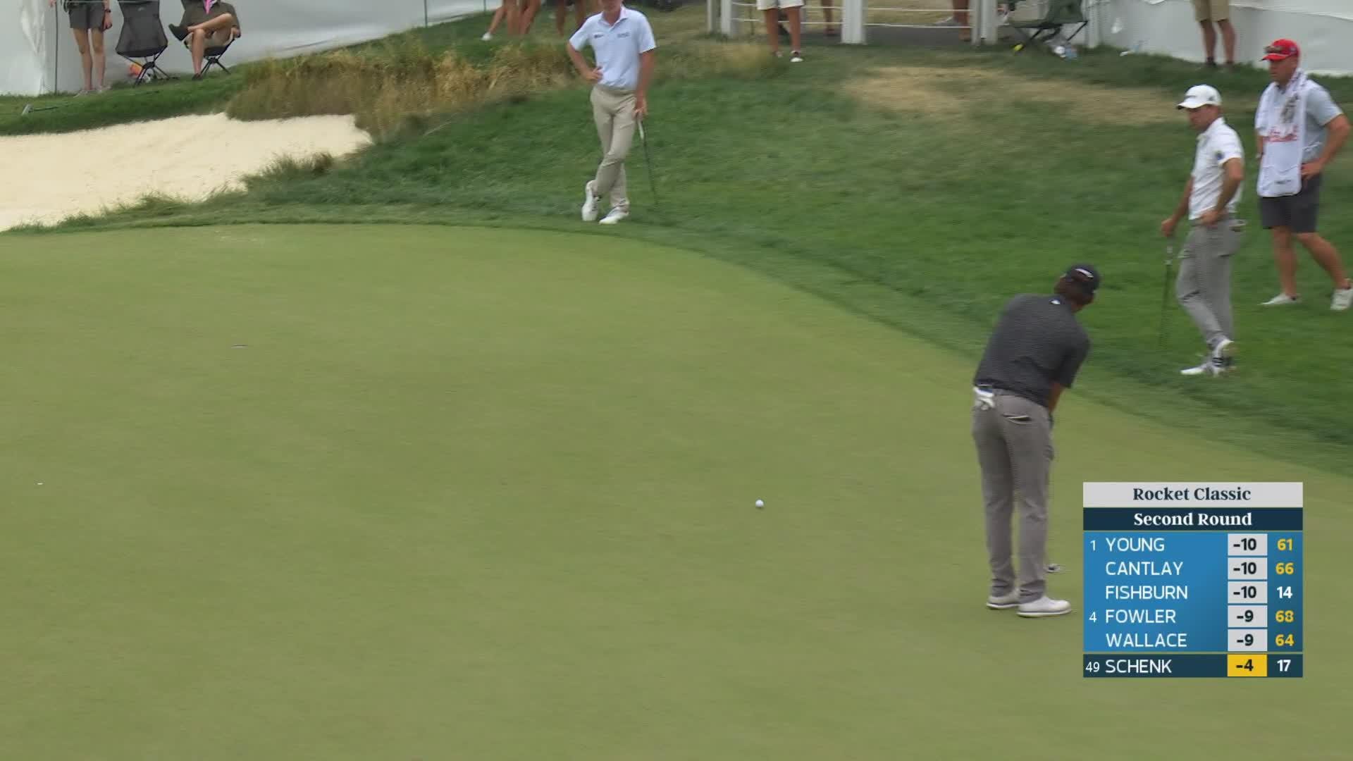 Adam Schenk sinks 31-foot birdie putt on No. 18 at Rocket Classic