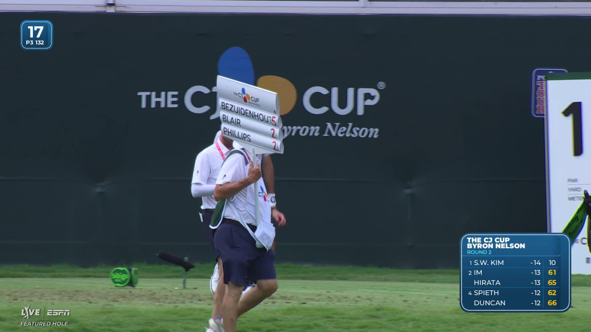 Chandler Phillips sinks 15-foot birdie putt on No. 17 at THE CJ CUP