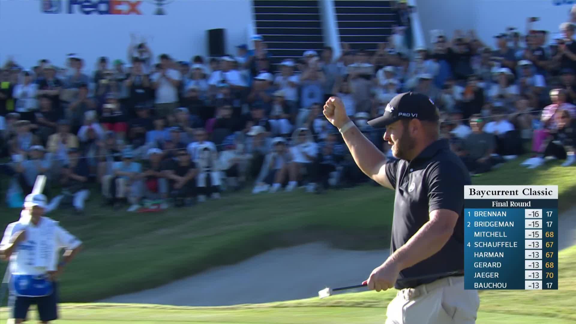Jordan L Smith sinks 42-foot birdie putt on No. 18 at Baycurrent