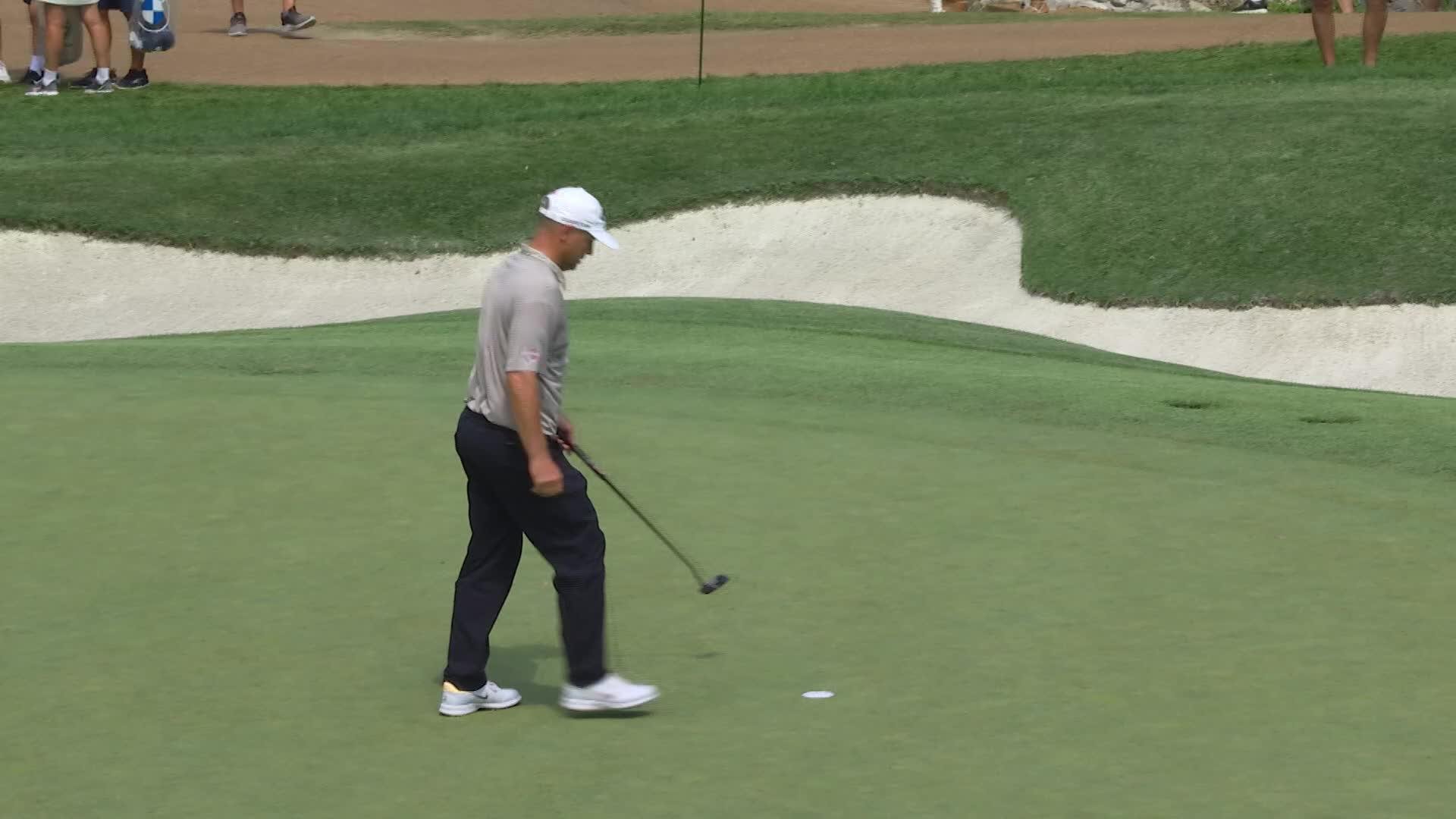 Alex Noren sinks 24-foot birdie putt on No. 16 at BMW Championship