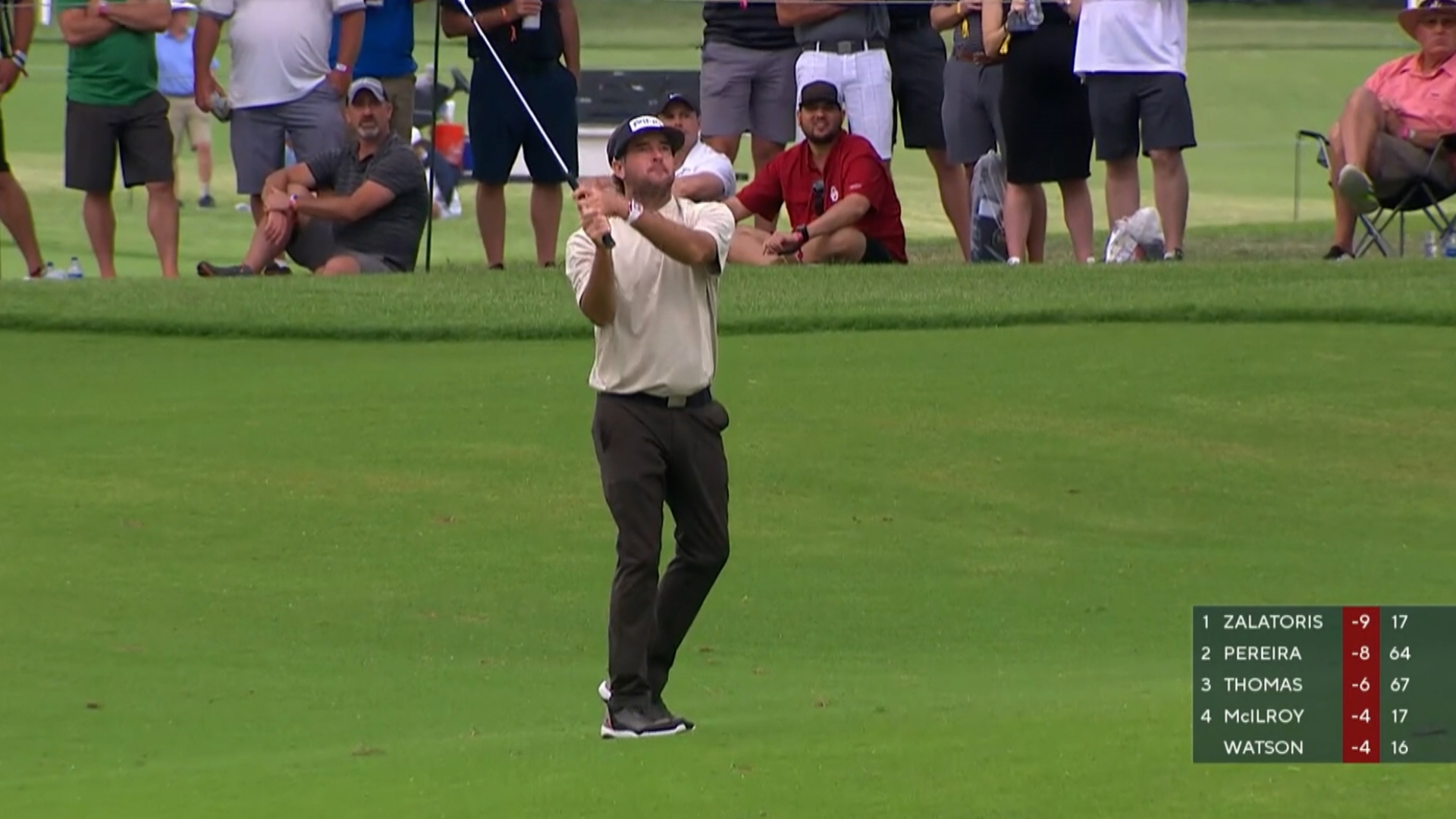 Bubba Watson dials in approach to set up birdie at PGA Championship