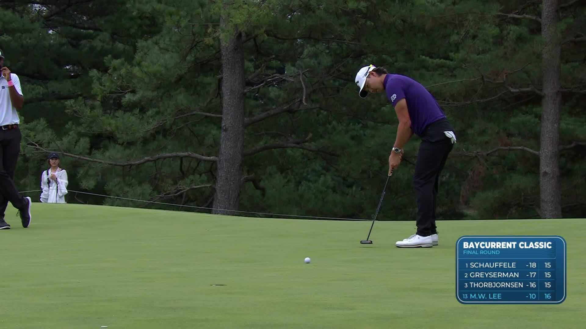 Min Woo Lee sinks birdie putt at Baycurrent
