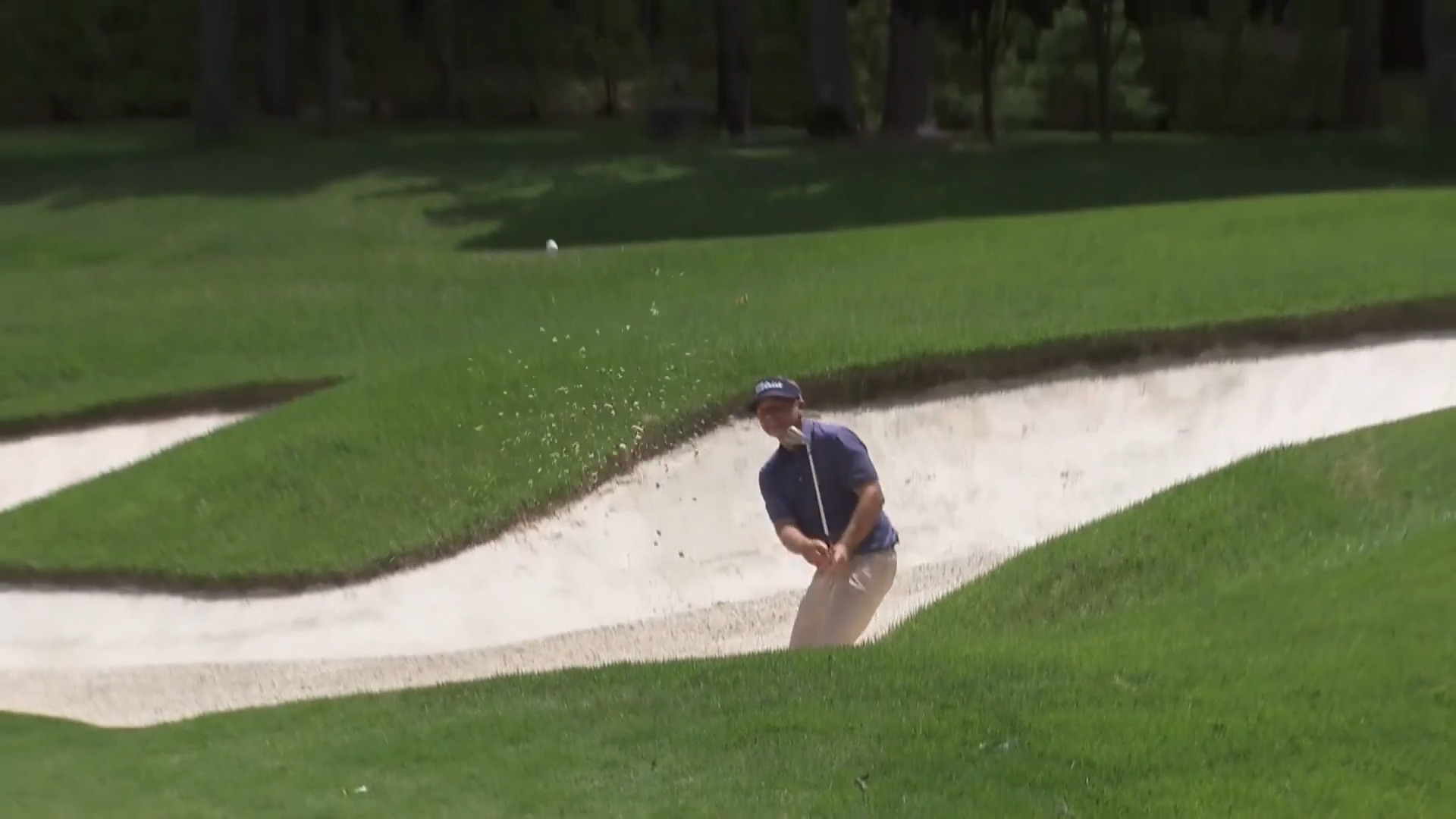 Jason Bohn's bunker play to yield birde at Tradition