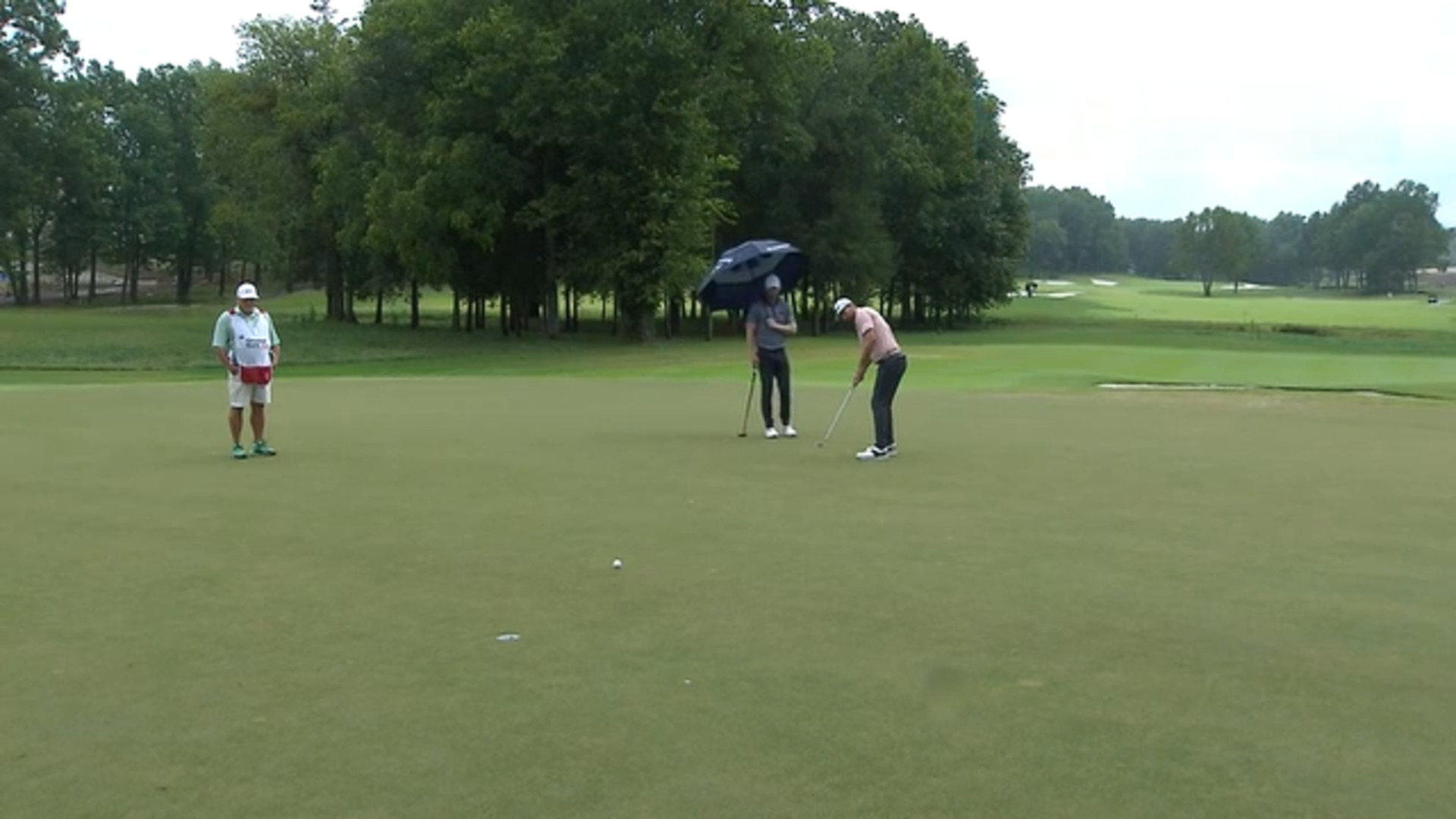 T.J. Vogel buries long-range birdie putt at Simmons Bank Open