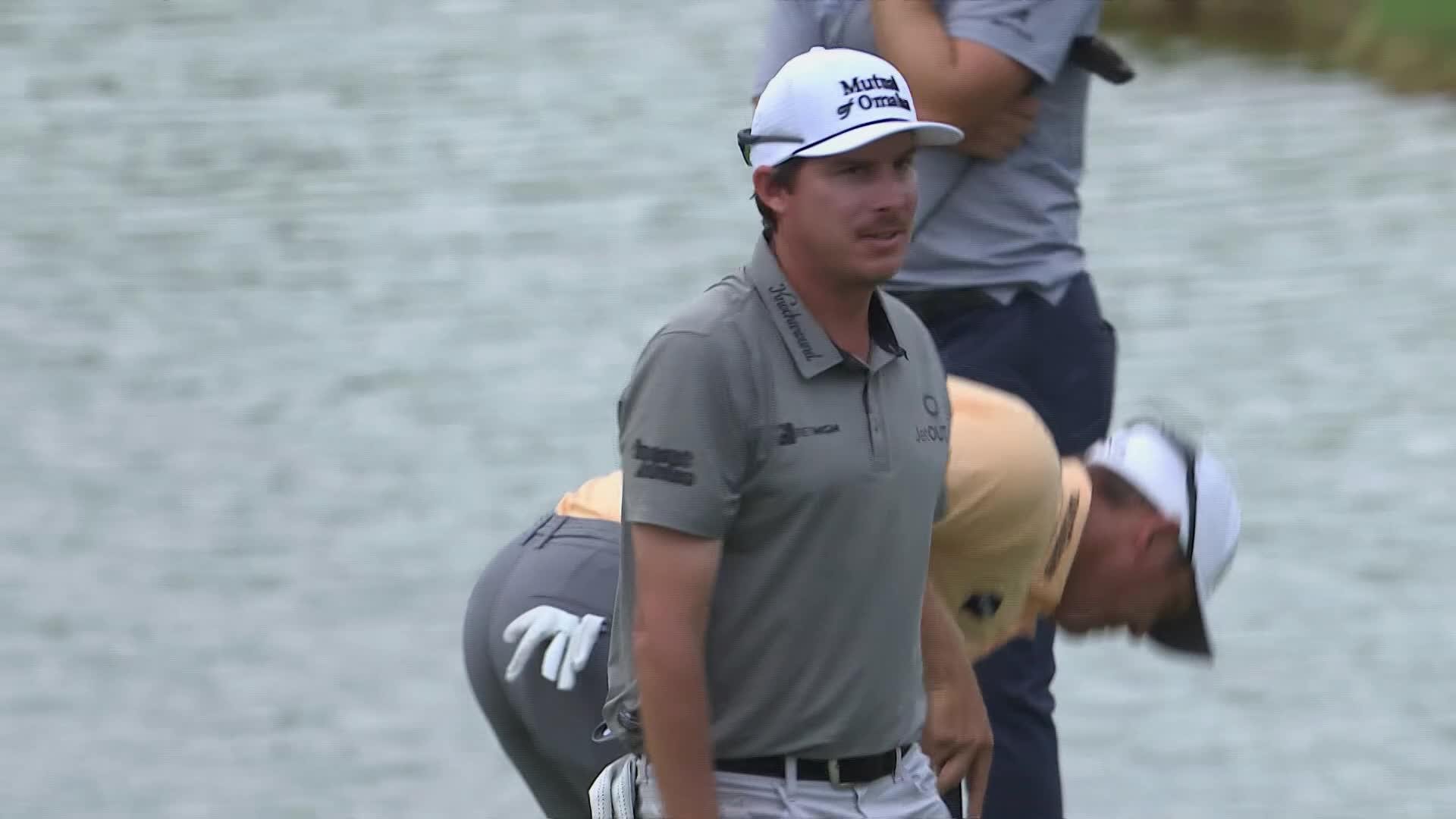 Joel Dahmen drains 16-foot birdie putt on No. 17 at Butterfield Bermuda