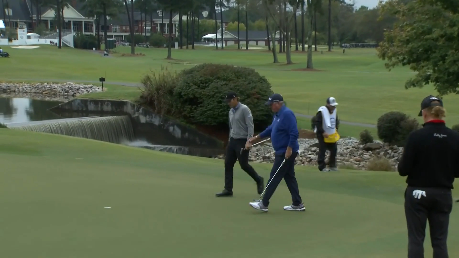 Mark Calcavecchia sinks putt for birdie at SAS Champ