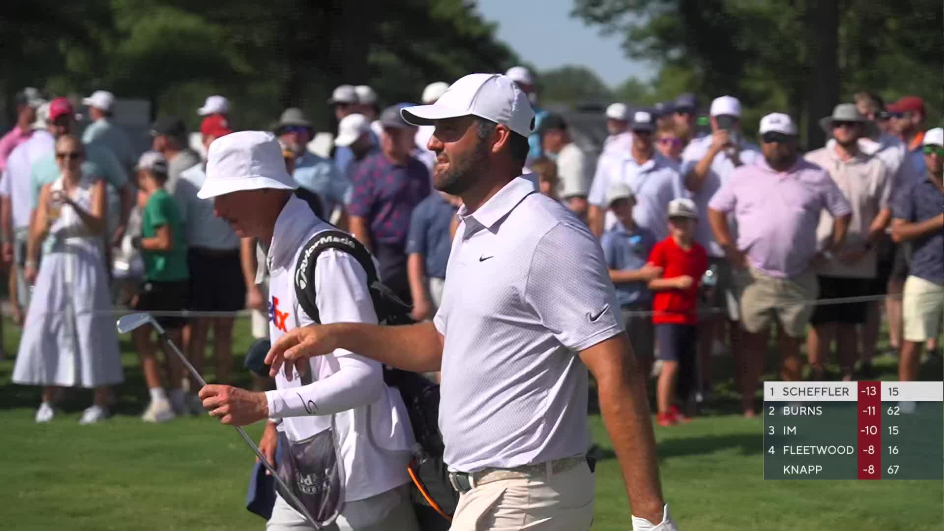 Scottie Scheffler sinks 6-foot birdie putt on No. 16 at FedEx St. Jude
