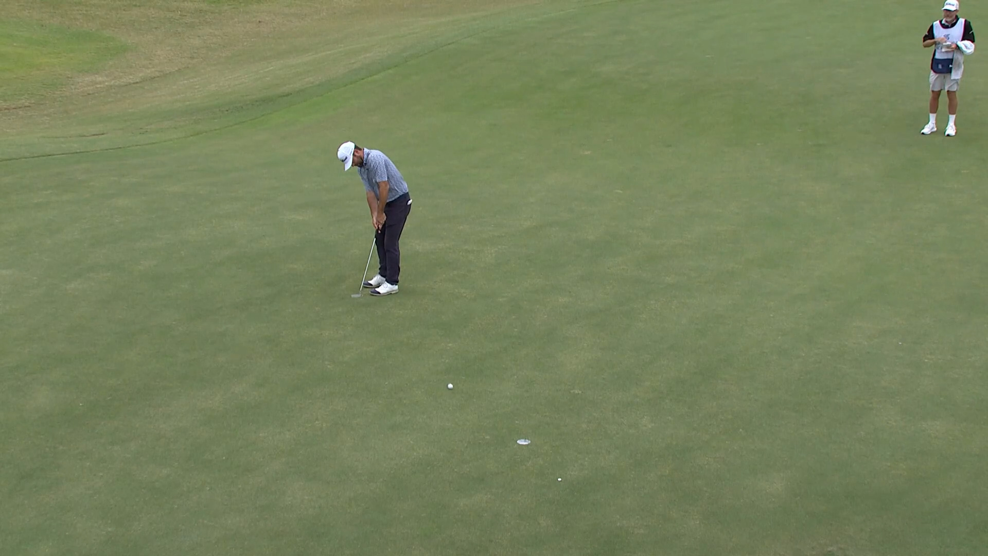 Robert Streb sinks birdie putt at Butterfield Bermuda