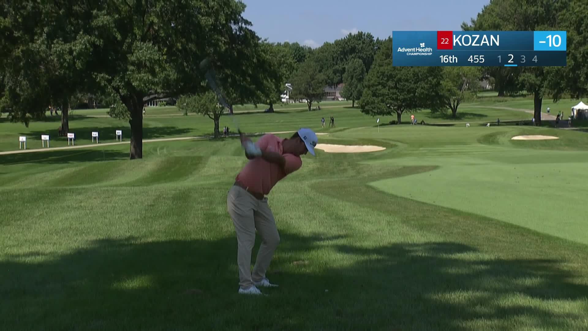 Andrew Kozan sinks a 24-foot birdie putt on No. 16 at AdventHealth
