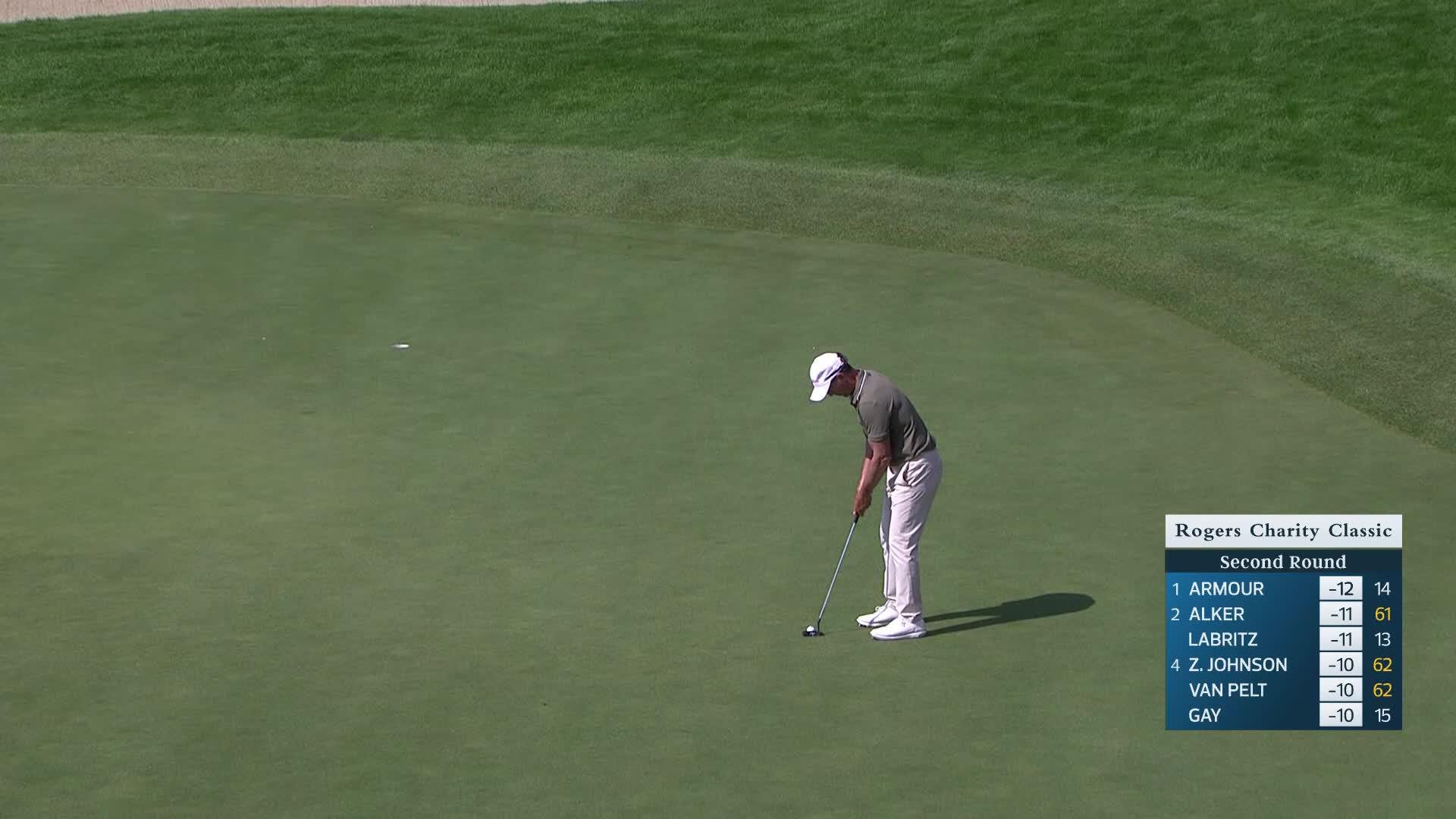 Mike Weir makes eagle putt on No. 18 at Rogers Charity Classic