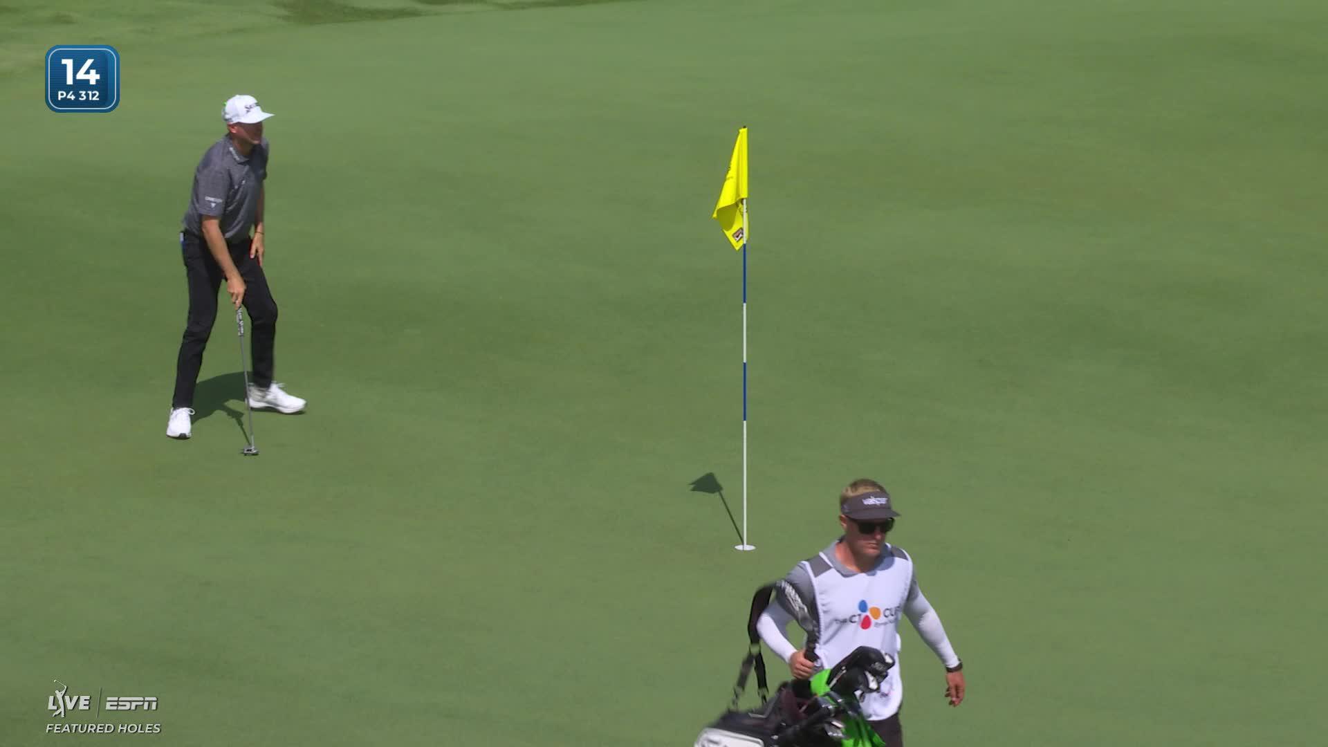 Rico Hoey sinks 3-foot putt for birdie on No. 14 at THE CJ CUP