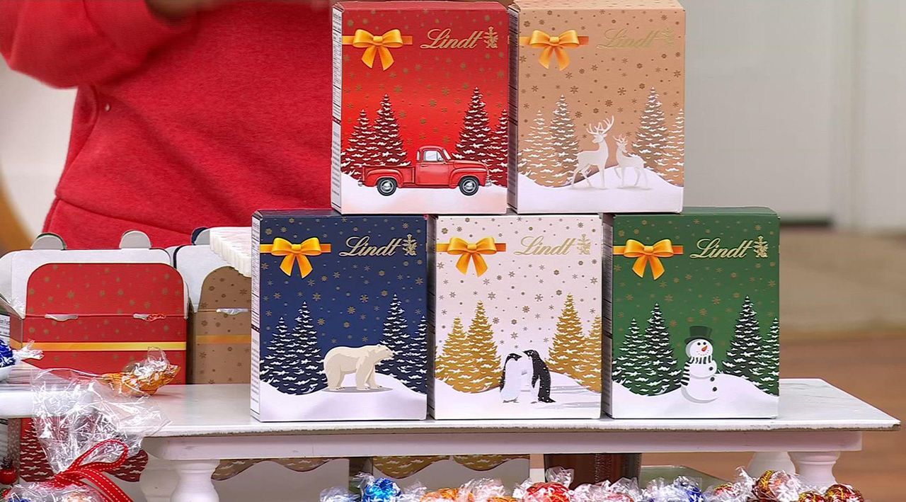 SH10/26 Lindt LINDOR 125pc Truffles with 5 Holiday Boxes Auto