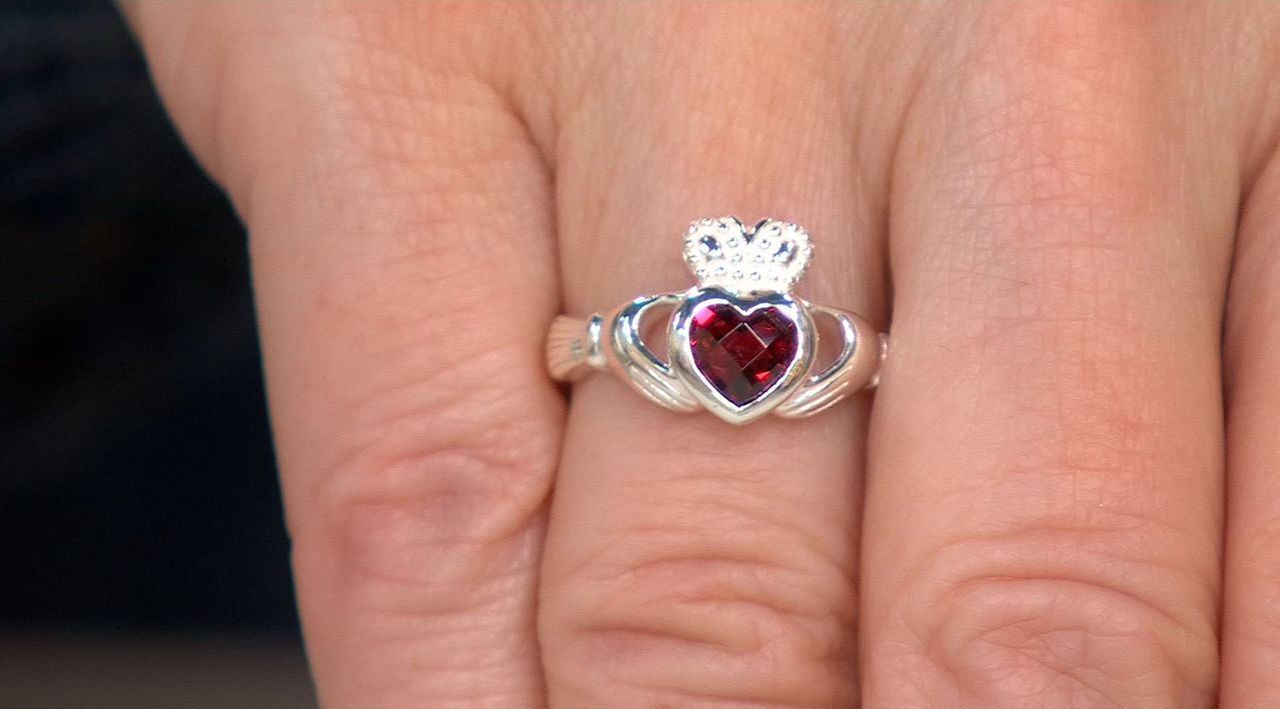 Qvc claddagh deals ring