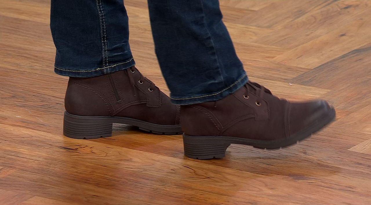 Clarks Collection Leather Lace-Up Ankle Boots - Hearth Maye  display picture 1