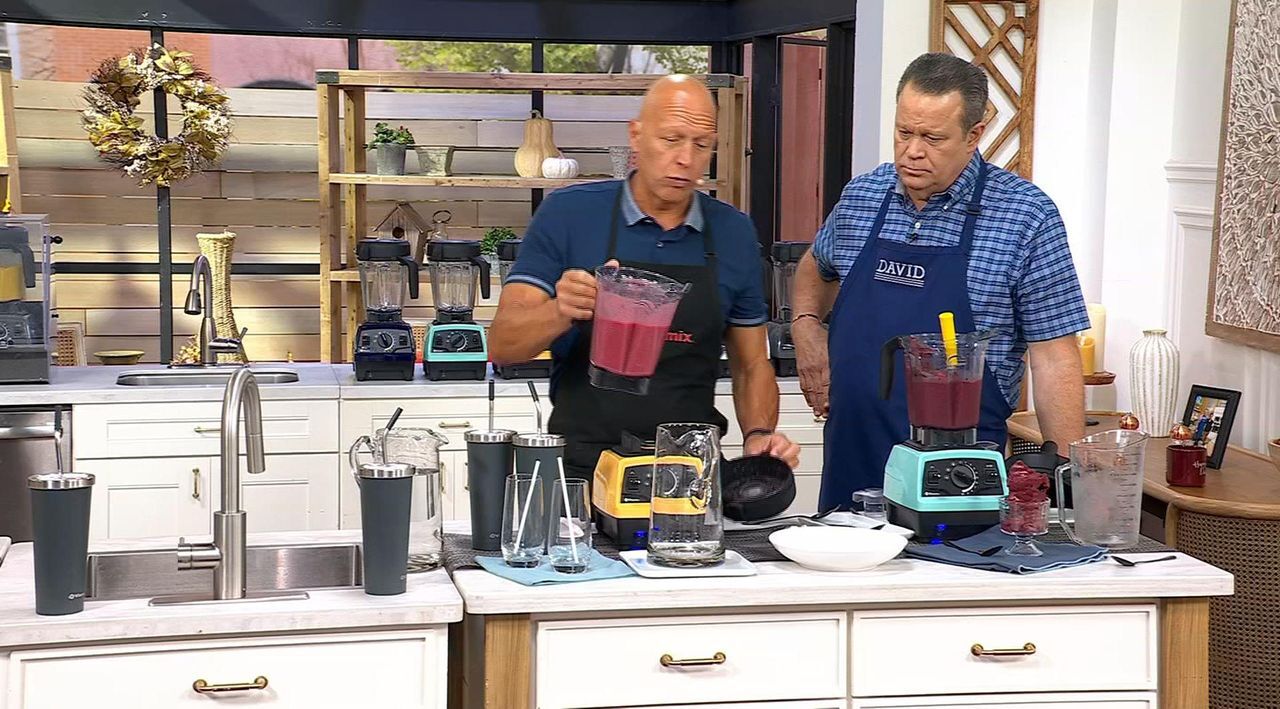 Vitamix Explorian E520 64-oz Blender with Presets and Tumblers