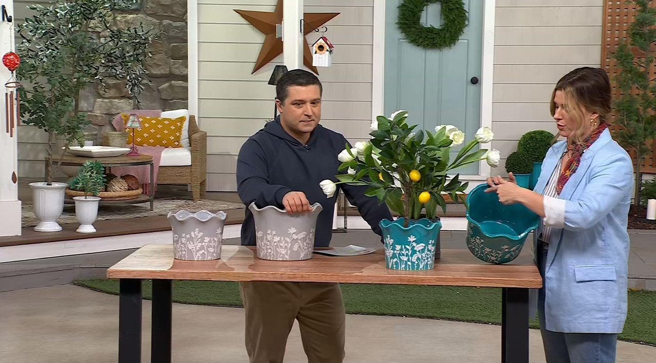 Garden Reflections Set of 2 Scallop Top Planters - QVC.com