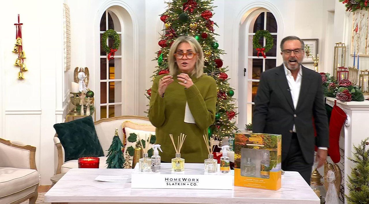 HomeWorx by Slatkin & Co. Holiday Reed Diffuser & Room Spray Set