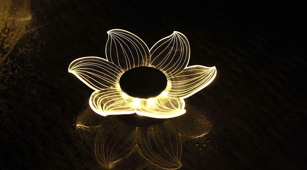 【ひつじさん専用４個セット】光のシャワージョウロ型ライト Jennings Set of 3 XL Acrylic Flower White Light Solar Lights - QVC.com