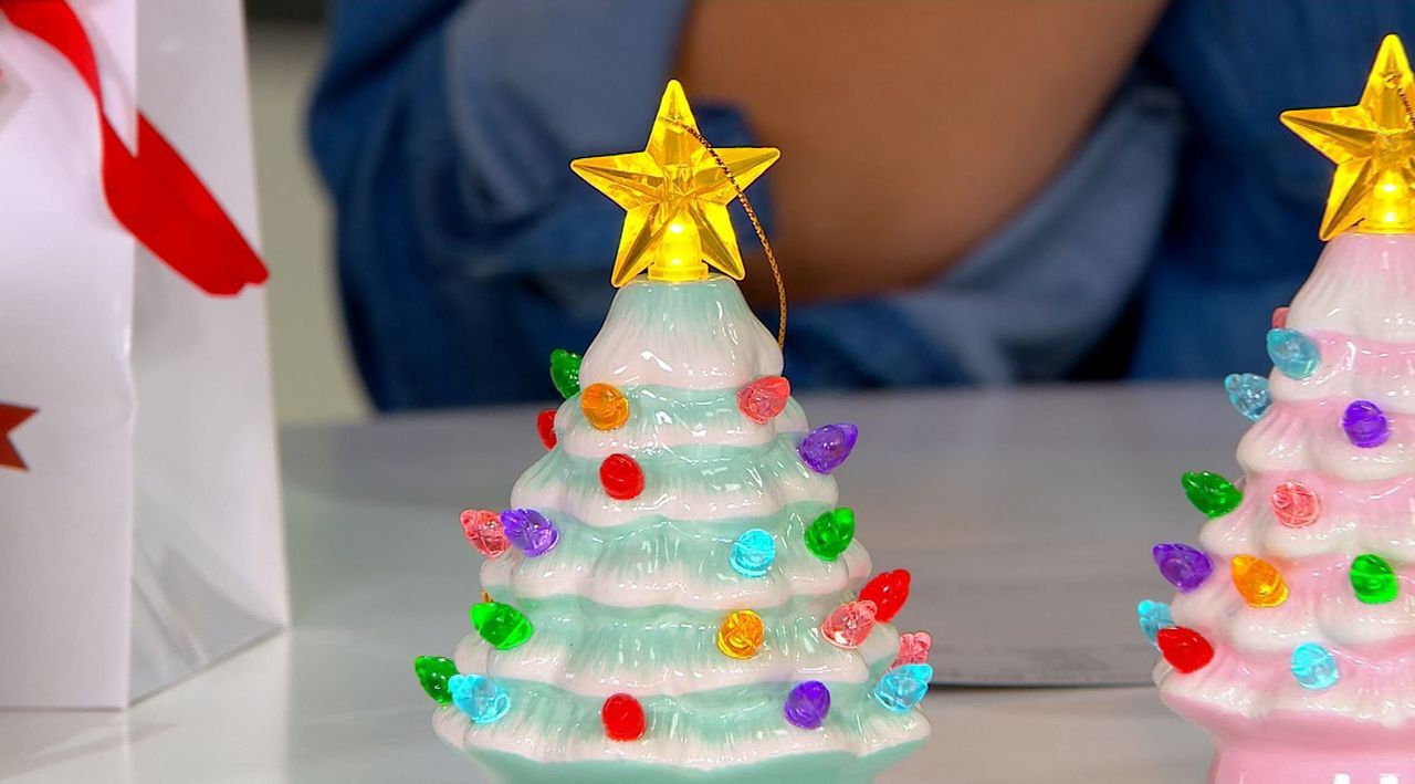 Mr Christmas Lit Nostalgic Mini 4.5” PINK Christmas Tree Ornament Light Up 