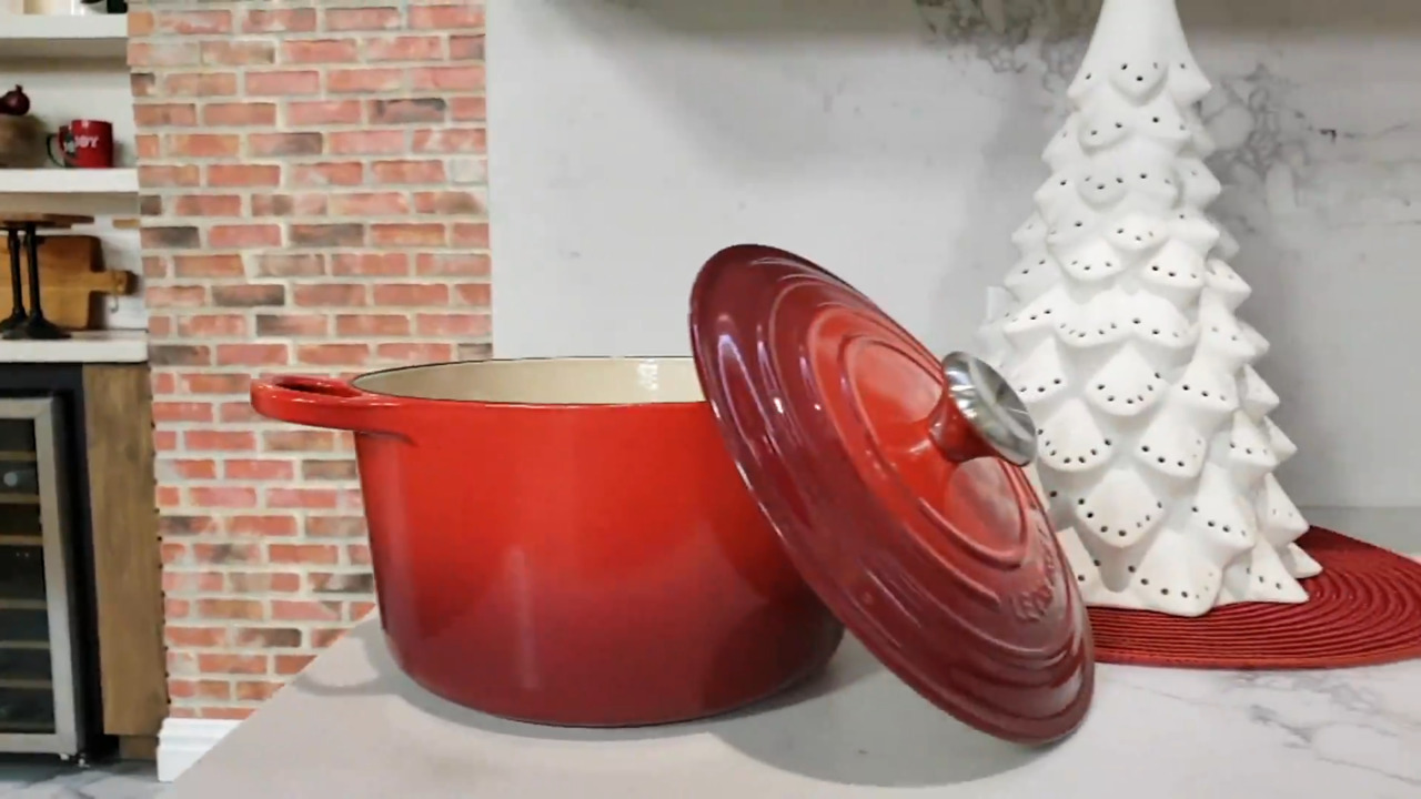 Le Creuset Cast-Iron 1-qt Heart Shaped Dutch Oven with Dish and Trivet on  QVC 