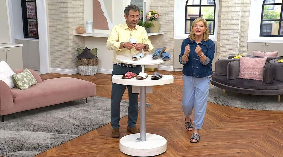 デイジーリン　サンダル Revitalign Orthotic Washable Eyelet Slide Sandals - Daisy - QVC.com
