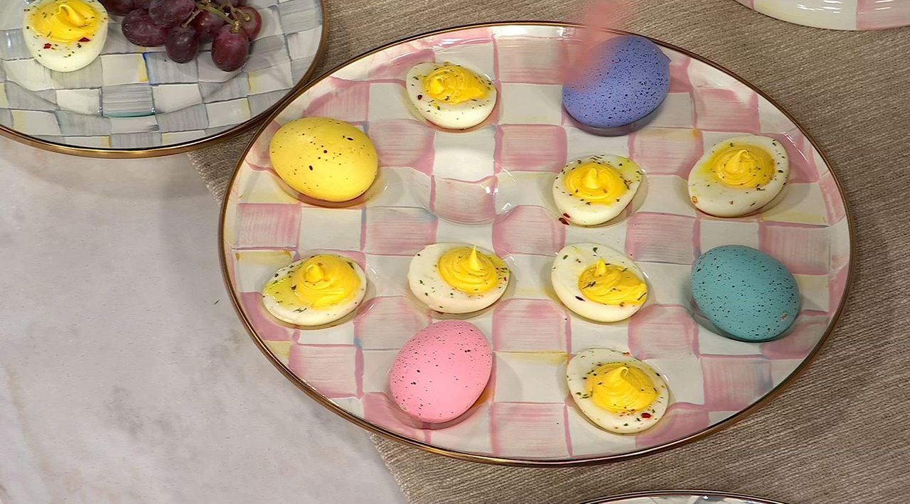 MacKenzie Childs Egg Plate - QVC.com