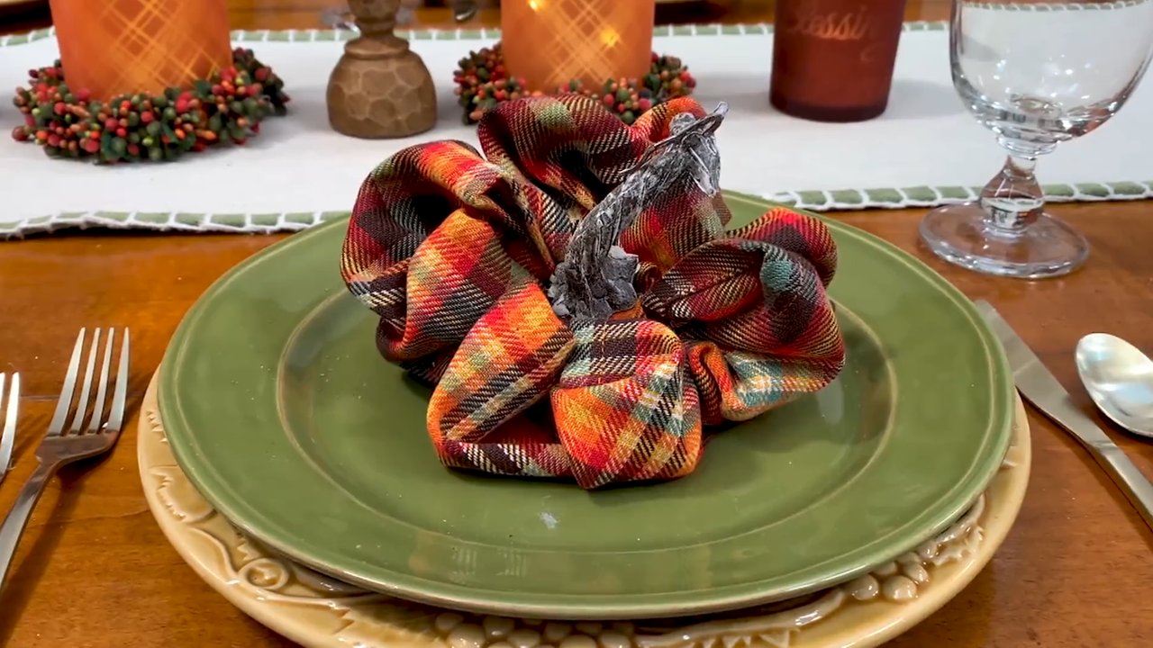 Fun Pumpkin Napkins ● 10/6