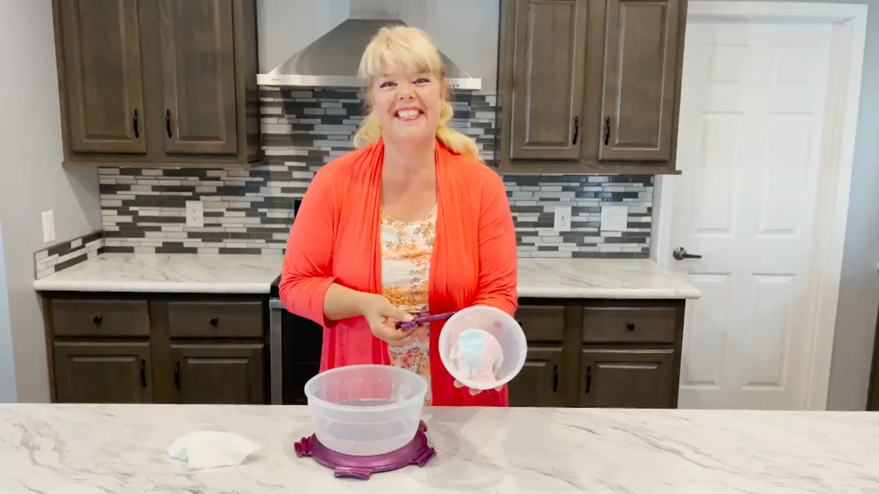 Large Mixing Bowls with Handles, 2 Pcs Microwave Safe 3.6 qt - Plastic  Nesting Bowls for Kitchen, Batter Bowls, Easy to Clean, White & Red