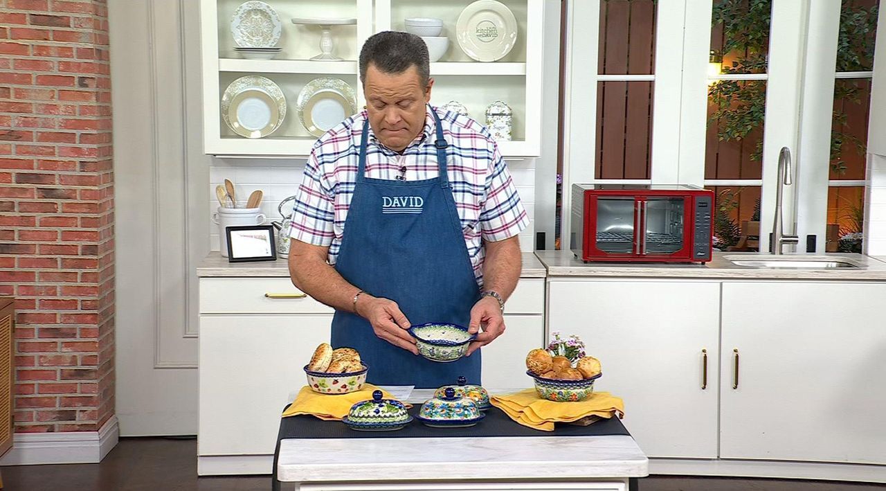 Lidia's Polish Pottery Hand Painted Baker Bowl w/ Handles