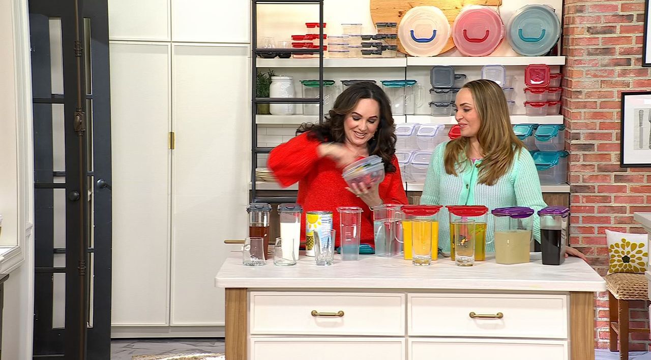 LocknLock Set of 2 Tritan Pitchers w/ Handles - QVC.com